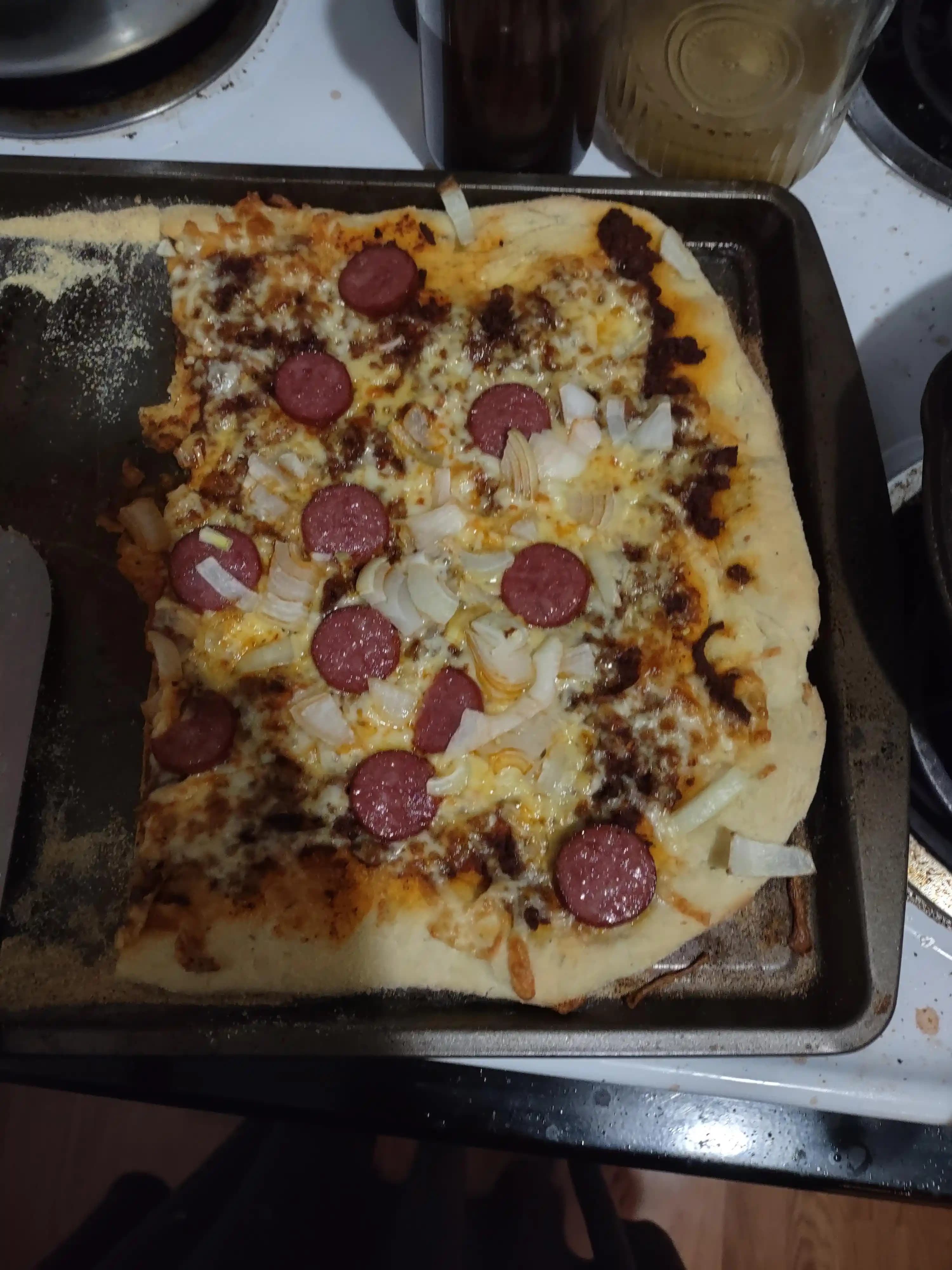 Chili Dog Pizza: Klasik Lezzetin Pizza Formatında Yenilikçi Yorumu ve Hazırlanışı
