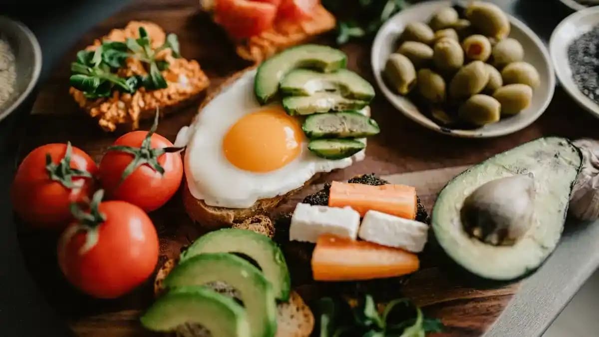 Yağsız ve Tok Tutan Atıştırmalıklar: Protein ve Lif Dengesiyle Sağlıklı Seçenekler