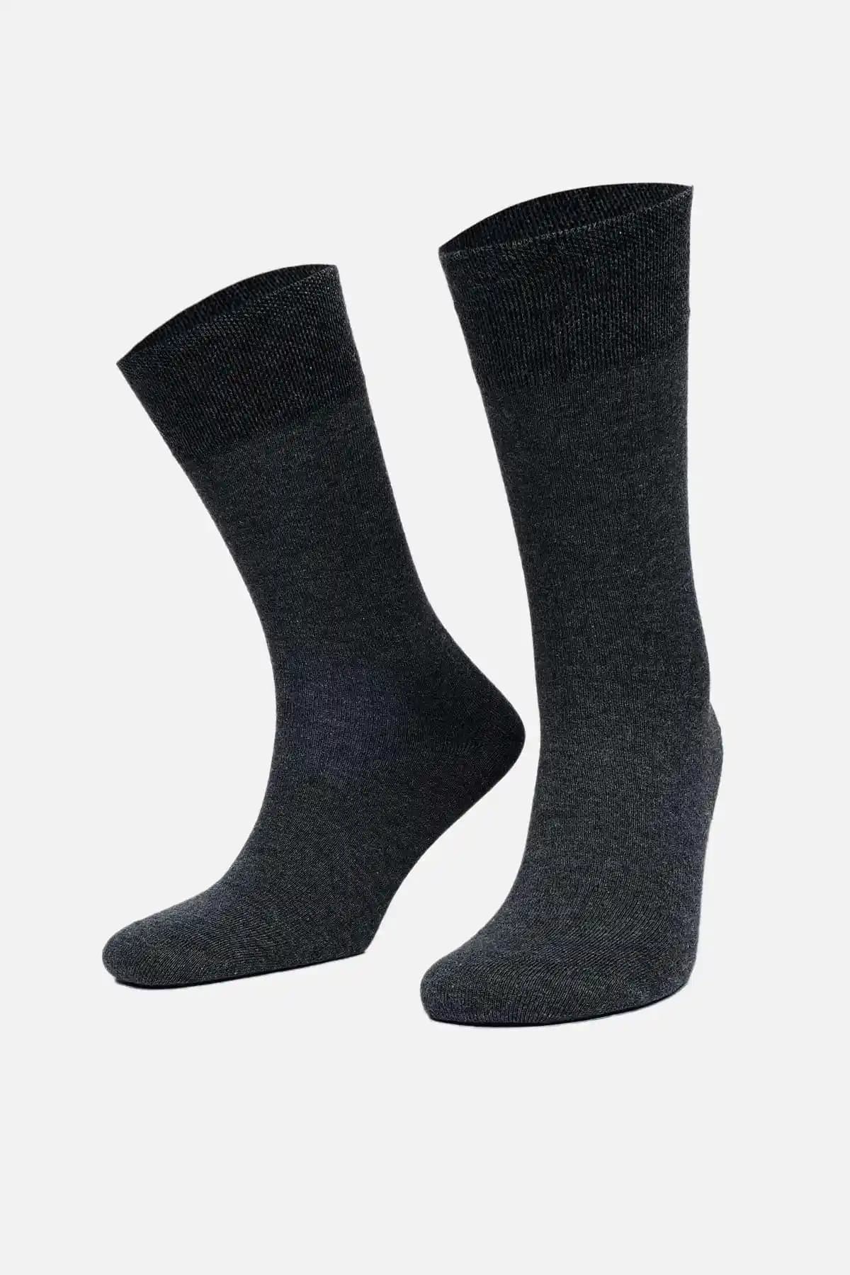 %100 Pamuklu Erkek Çorapları: Sağlıklı ve Konforlu Güncel Seçenekler