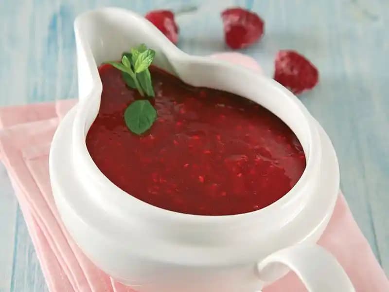 Ahududu Sosu: Doğal ve Lezzetli Tatlılar İçin Pratik Tarifler ve Kullanım Alanları