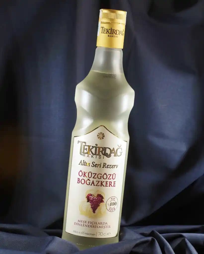 Altın Seri Rakı: Geleneksel Tatları Modern Üretimle Buluşturan Kaliteli İçki Seçeneği