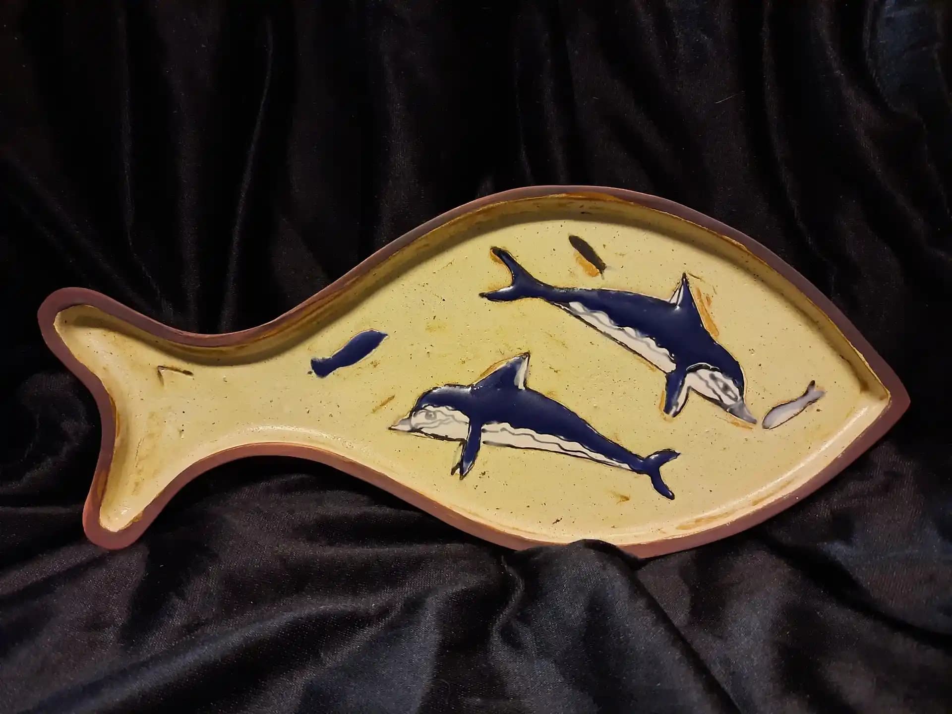 Balık Desenli Tabaklar ile Deniz Temalı Sofralar İçin Dekorasyon ve Kullanım Rehberi