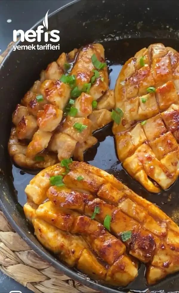 Ballı Teriyaki Soslu Tavuk Tarifi: Lezzetli ve Kolay Hazırlanan Asya Esintili Yemek