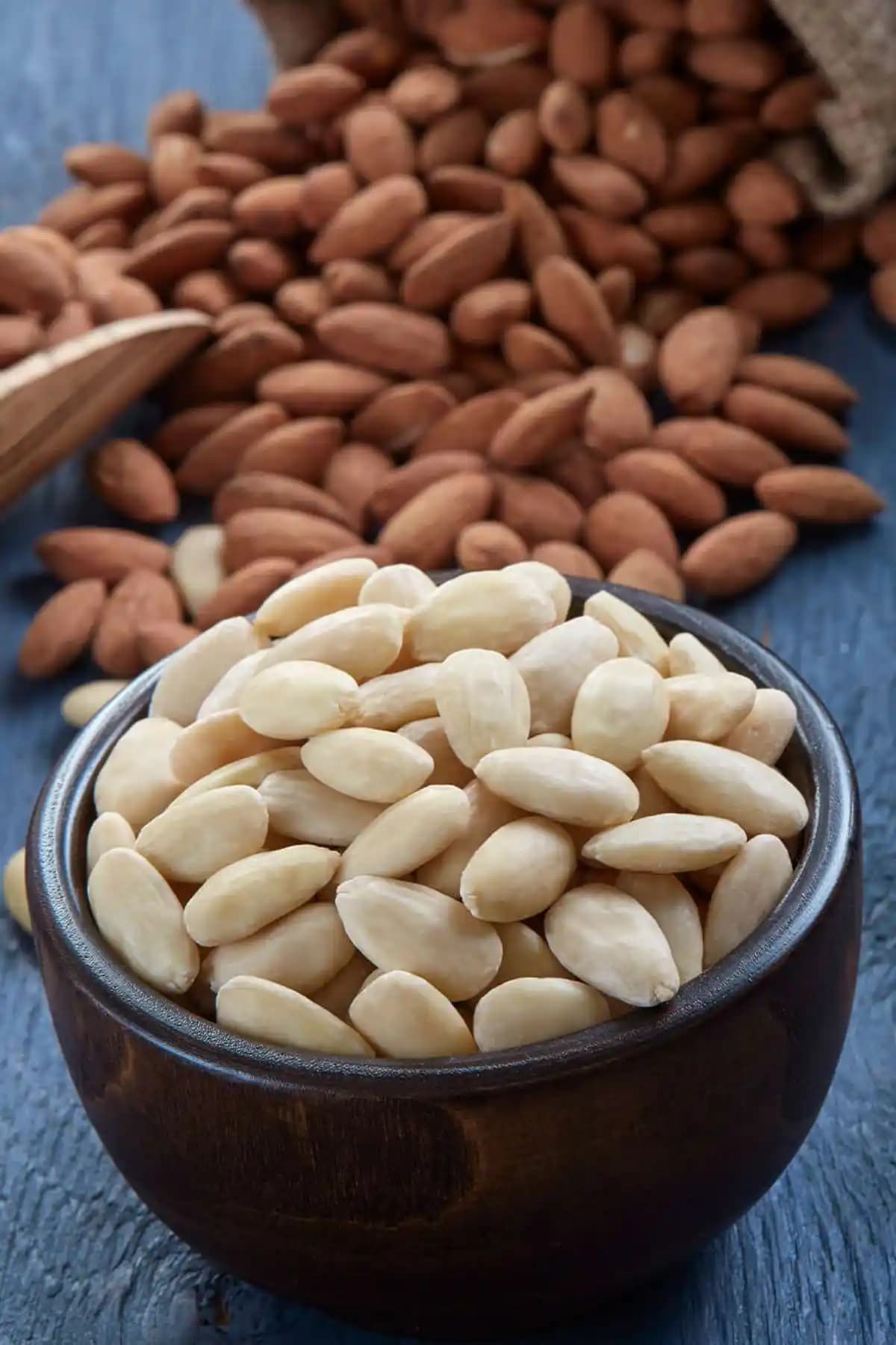 Beyaz Badem: Sağlıklı Yaşam İçin Estetik ve Besleyici Bir Atıştırmalık Seçeneği