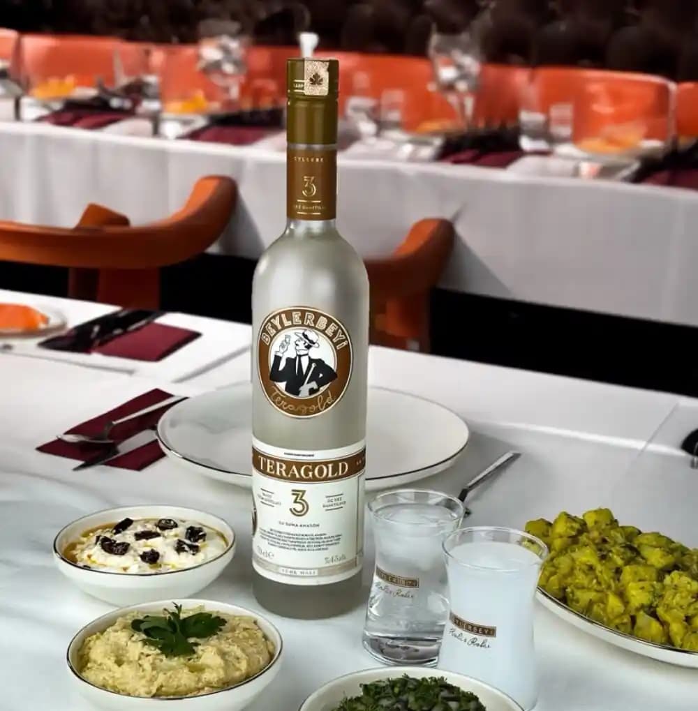 Beylerbeyi Rakı Çeşitleri: Geleneksel ve Modern Üretim Teknikleriyle Zenginleştirilmiş Seçenekler