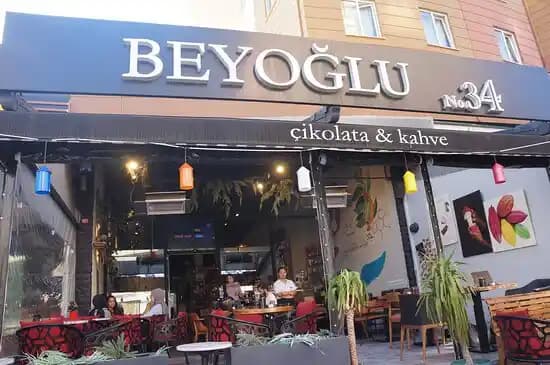 Beyoğlu'nda Kahve Kültürü: Tarih, Günümüz Trendleri ve Lezzetler
