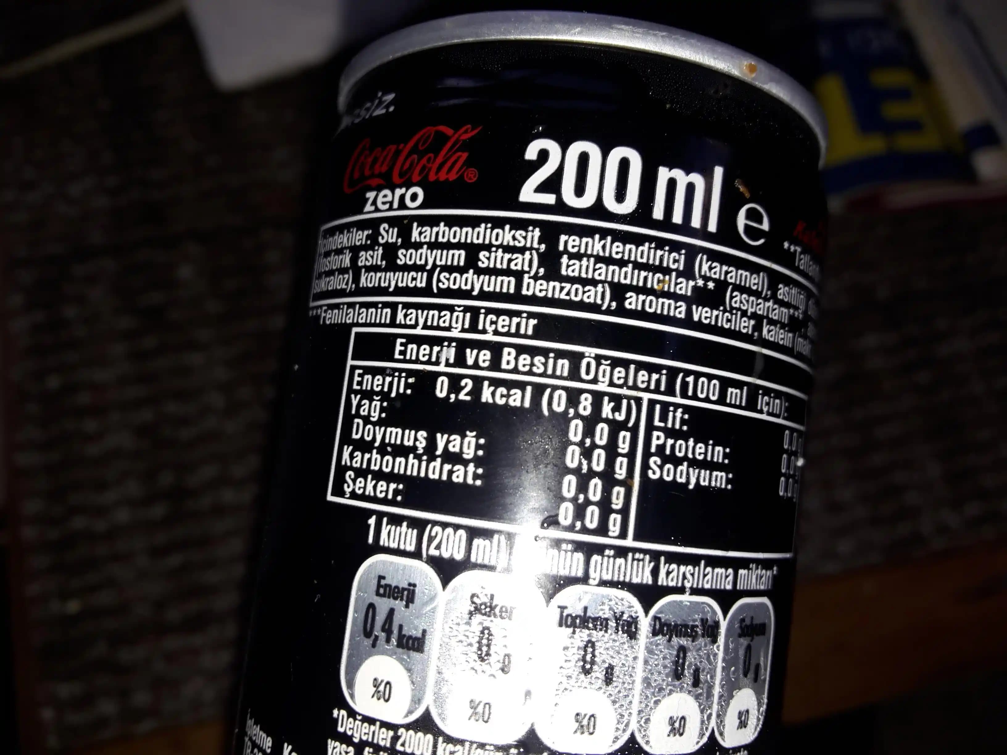 Cola Zero İçindekileri ve Sağlık Üzerindeki Etkileri Hakkında Bilgilendirici Rehber