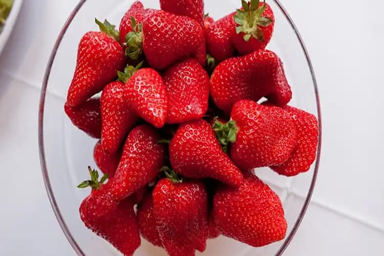 Donmuş Çileğin Sağlık Faydaları ve Süpermarketlerde Kullanım Alanları