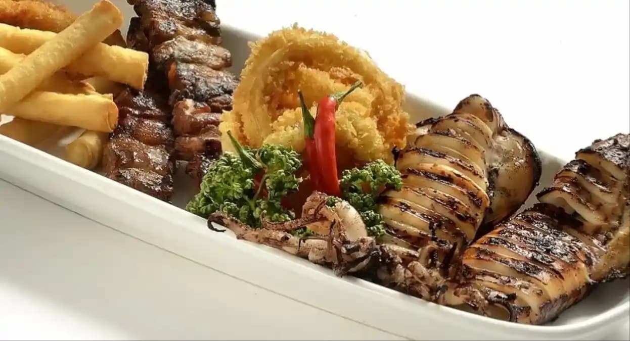 Ege Otlu Tavuk Tarifi: Sağlıklı ve Lezzetli Bir Geleneksel Yemek Alternatifi