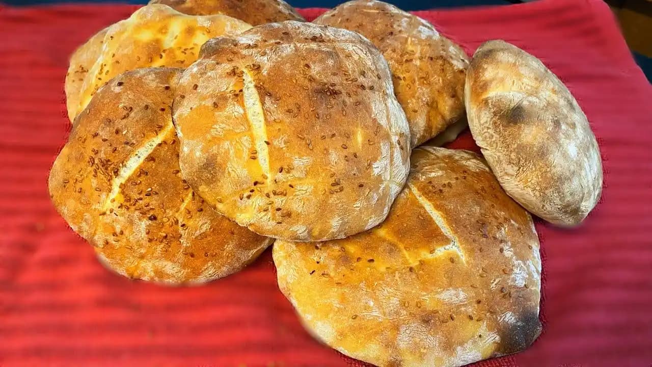 Günümüz Marketlerinde Bulunan Balkan Ekmeği: Sağlıklı ve Geleneksel Bir Seçenek