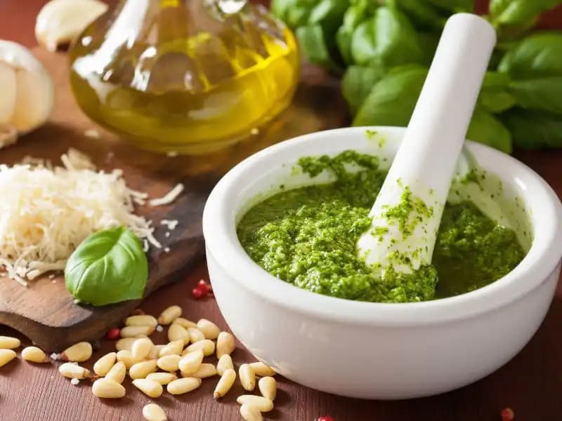 Hazır Pesto Sos: Hızlı ve Lezzetli Tariflerle Mutfakta Yaratıcılığı Artırın