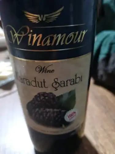 Karadut Şarabı: Geleneksel Üretim ve Sağlık Faydalarıyla Doğal Bir Alkollü İçecek