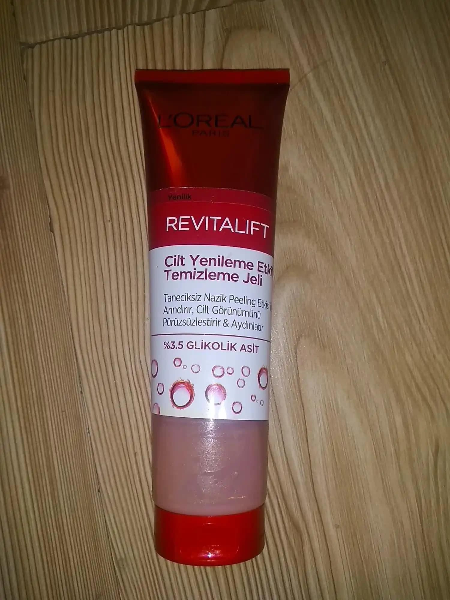 L'Oréal Revitalift Yüz Yıkama Jeli: Yaşlanma Karşıtı Temizlik ve Cilt Bakımında Yeni Dönem
