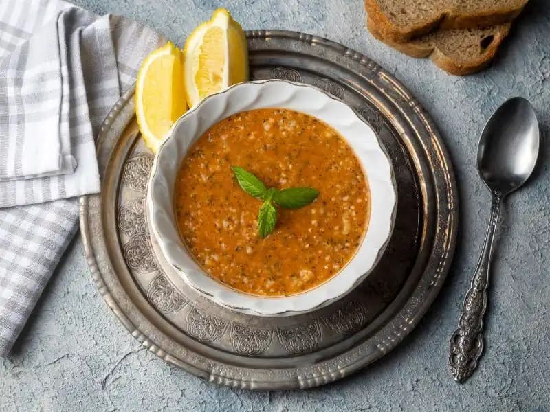Marketlerde Bulunan Hazır Ezogelin Çorbası ile Kolay ve Lezzetli Yemek Alternatifleri