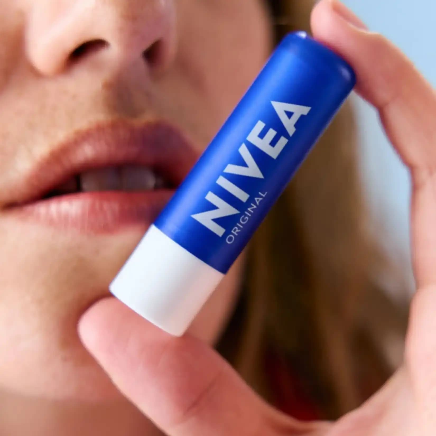 Migros'ta Nivea Dudak Kremi: Nem ve Koruma Sağlayan Etkili Dudak Bakım Ürünleri