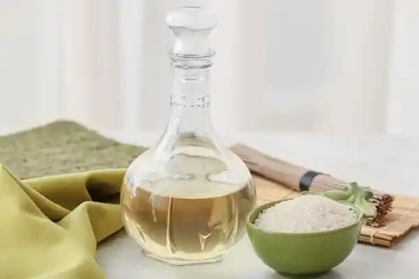 Pirinç Sirkesinin Kullanım Alanları ve Sağlık Faydaları Hakkında Detaylı Bilgi