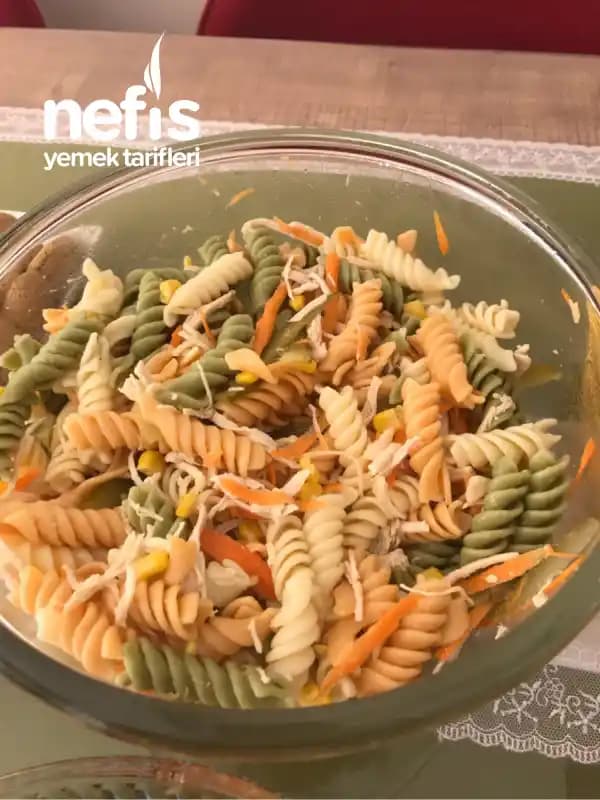 Renkli Makarnalar: Doğal Renklerle Sağlıklı ve Eğlenceli Yemekler Hazırlama Rehberi