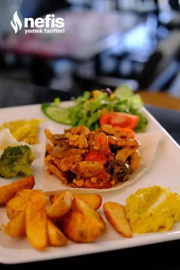 Salsa Soslu Tavuk Tarifi: Pratik ve Lezzetli Bir Akşam Yemeği Seçeneği
