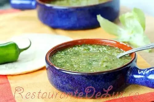 Salsa Verde Tarifi: Ferahlatıcı ve Lezzetli Yeşil Sosun Yapımı ve Kullanım Alanları
