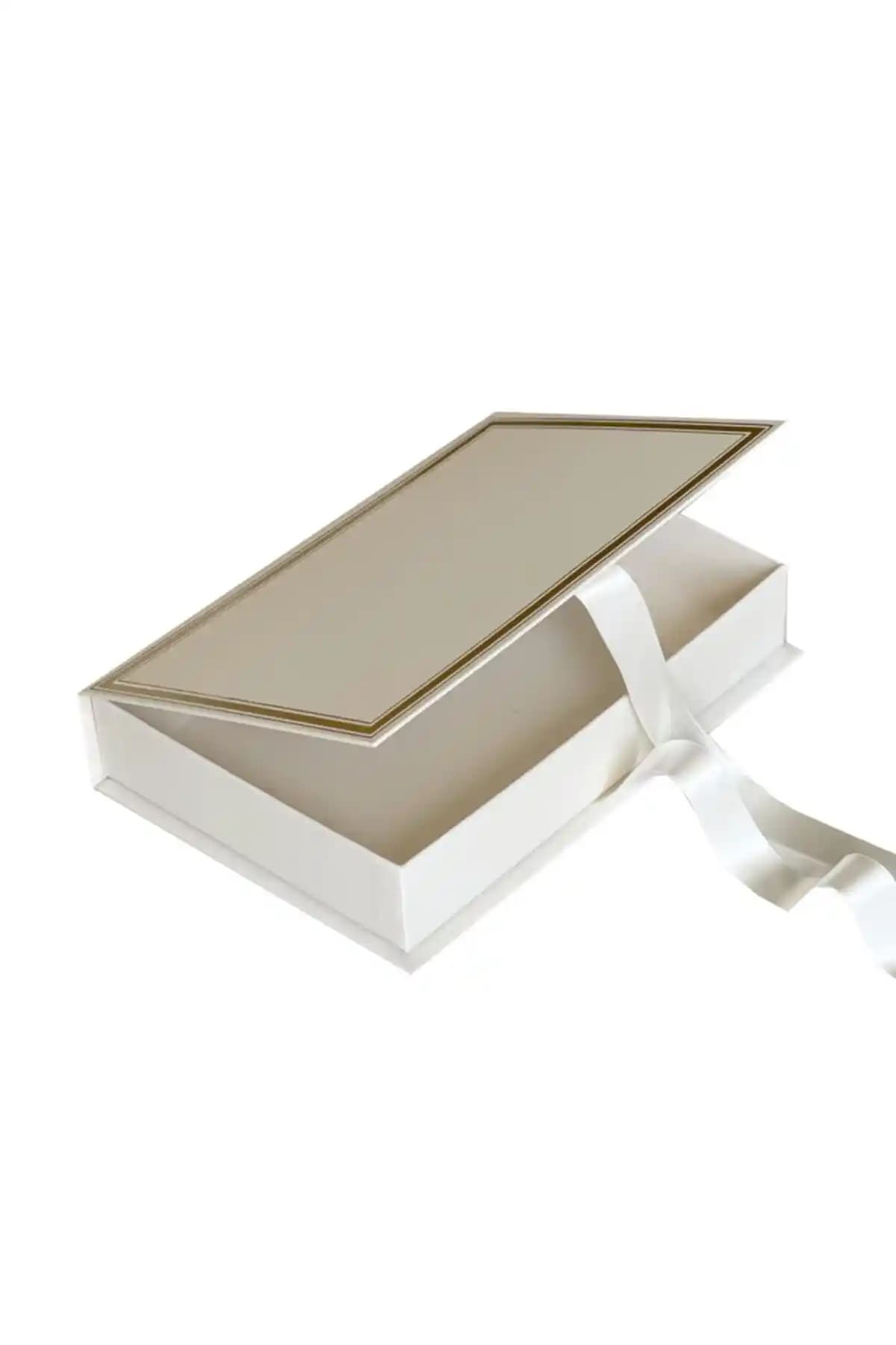 Ambalaj Hikayeleri Bej Kitap Kutu: Şık ve Dayanıklı Saklama Çözümü