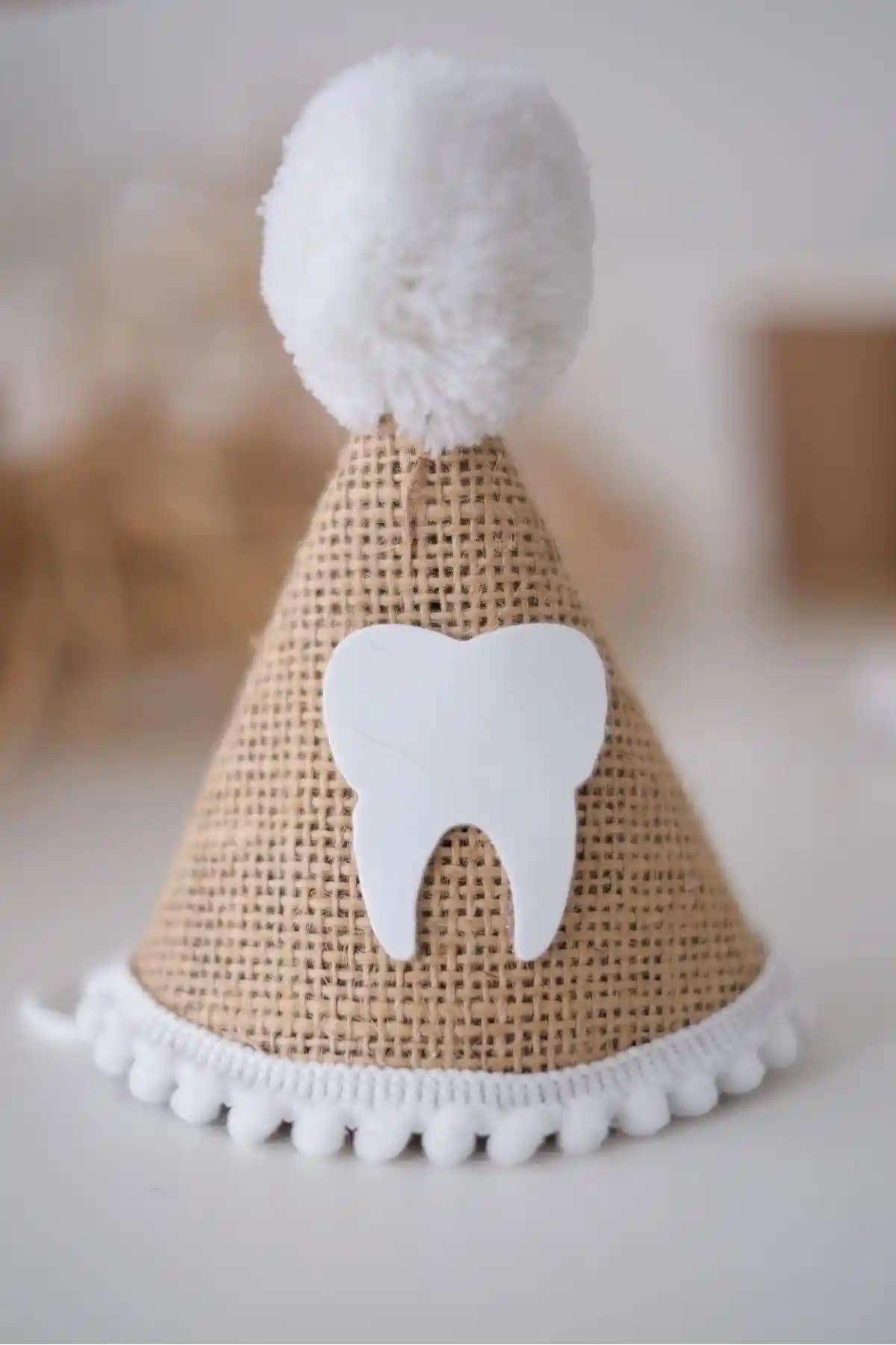 Partifabrik Diş Partisi Dişim Çıktı Hasır Şapka: Şık ve Fonksiyonel Yaz Aksesuarı