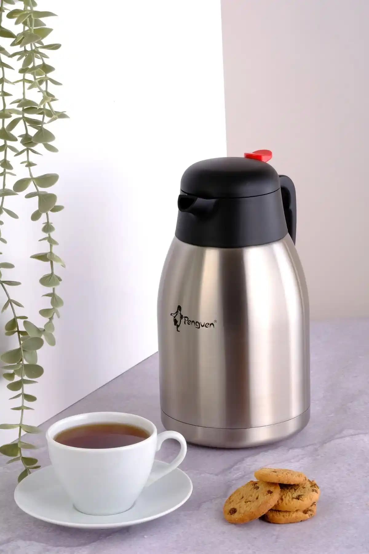 Penguen 2 Litre Paslanmaz Çelik Çay Termosu: Dayanıklı ve Uzun Süre Sıcak veya Soğuk Tutma Özelliği