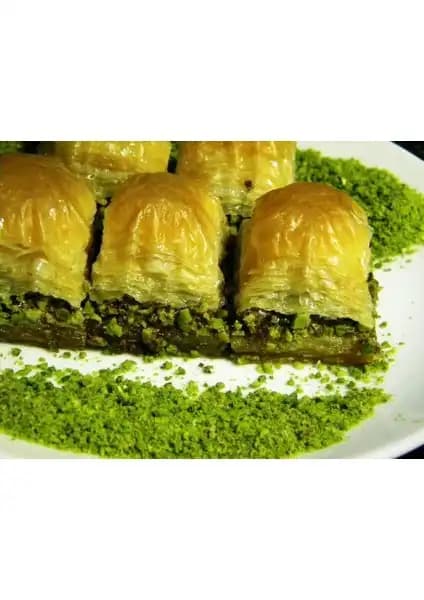 Siirt Doğal Gıda Fıstıklı Baklava: Geleneksel ve Doğal İçeriklerle Taze Sunulan Tatlı