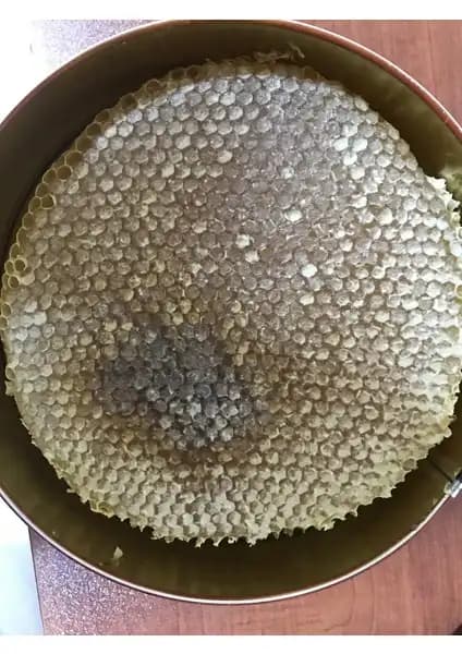 Siirt'in Geleneksel Yöresel Petek Balı: Doğal ve Sağlıklı Bal Deneyimi