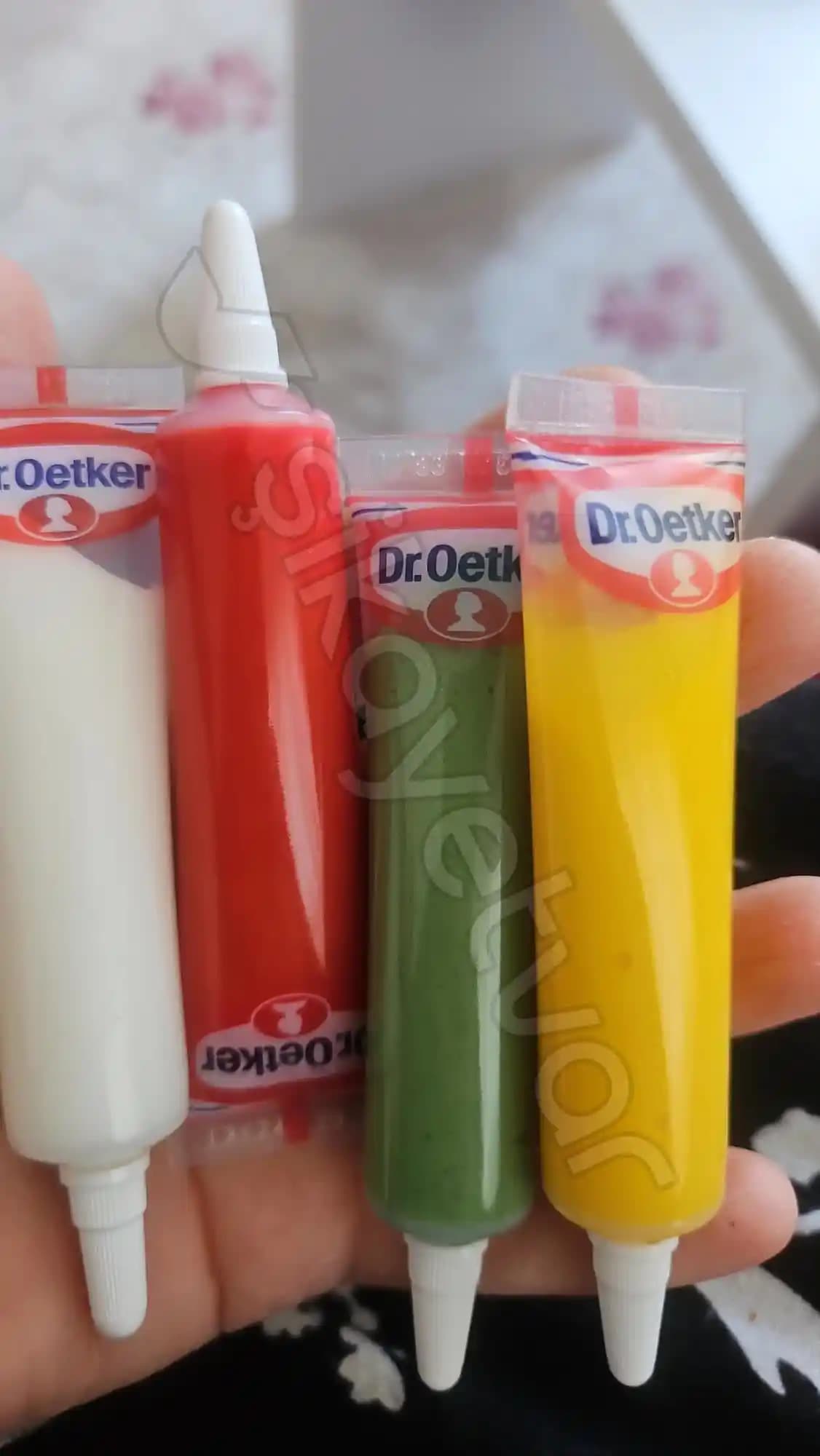 Dr. Oetker Pasta Yazı Kalemi ile Pastalarınızda Kolay ve Net Yazı Yazma