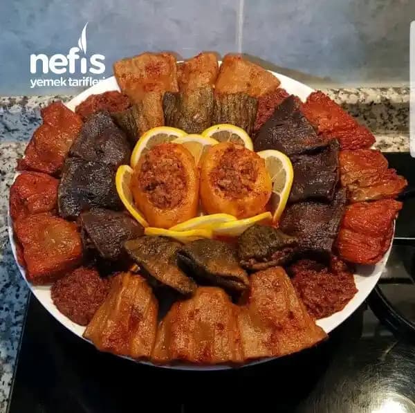 Etli Kuru Dolma Tarifi: Geleneksel Türk Mutfağından Zengin Lezzetler