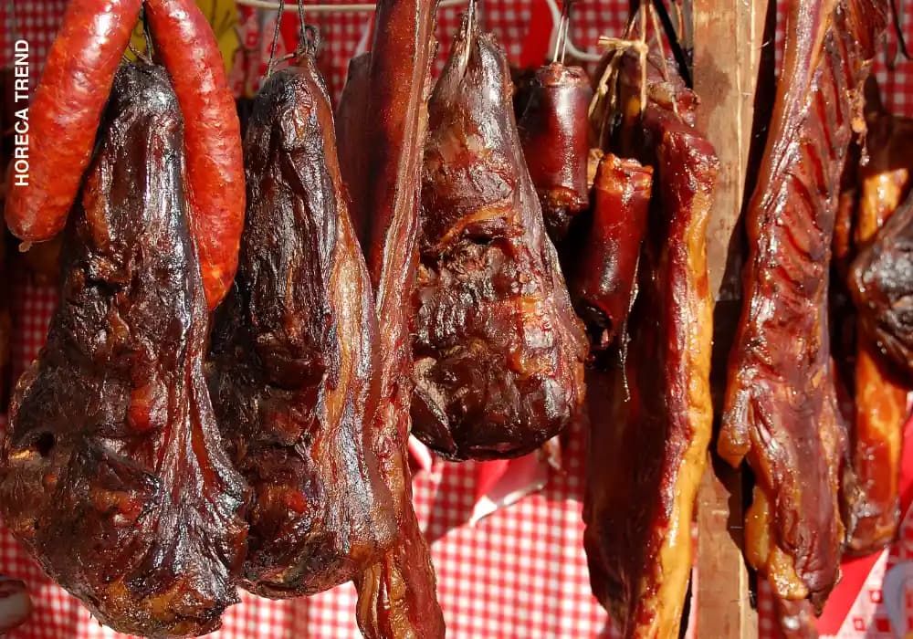 Füme Et Çeşitleri ve Marketlerdeki Yeri: Geleneksel Lezzet ve Modern Lojistik