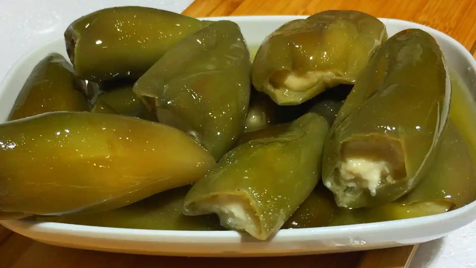 Jalapeno Peynir Dolgulu Turşu Nasıl Yapılır? Evde Pratik Tarif ve İpuçları