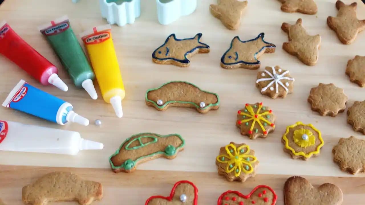 Kurabiye Süsleme Glazürleri ve Uygulama Teknikleri: Temel Özellikler ve Dijital Tasarım