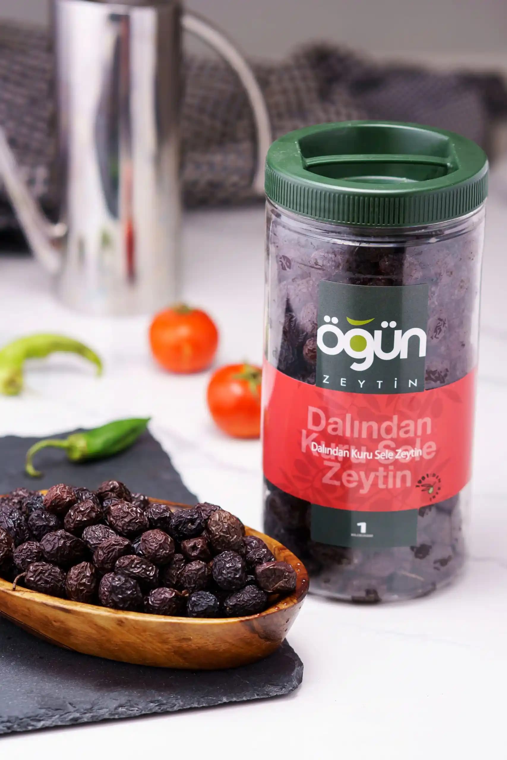 Kuru Sele Zeytin: Ege Bölgesi'nin Geleneksel ve Katkısız Siyah Zeytini