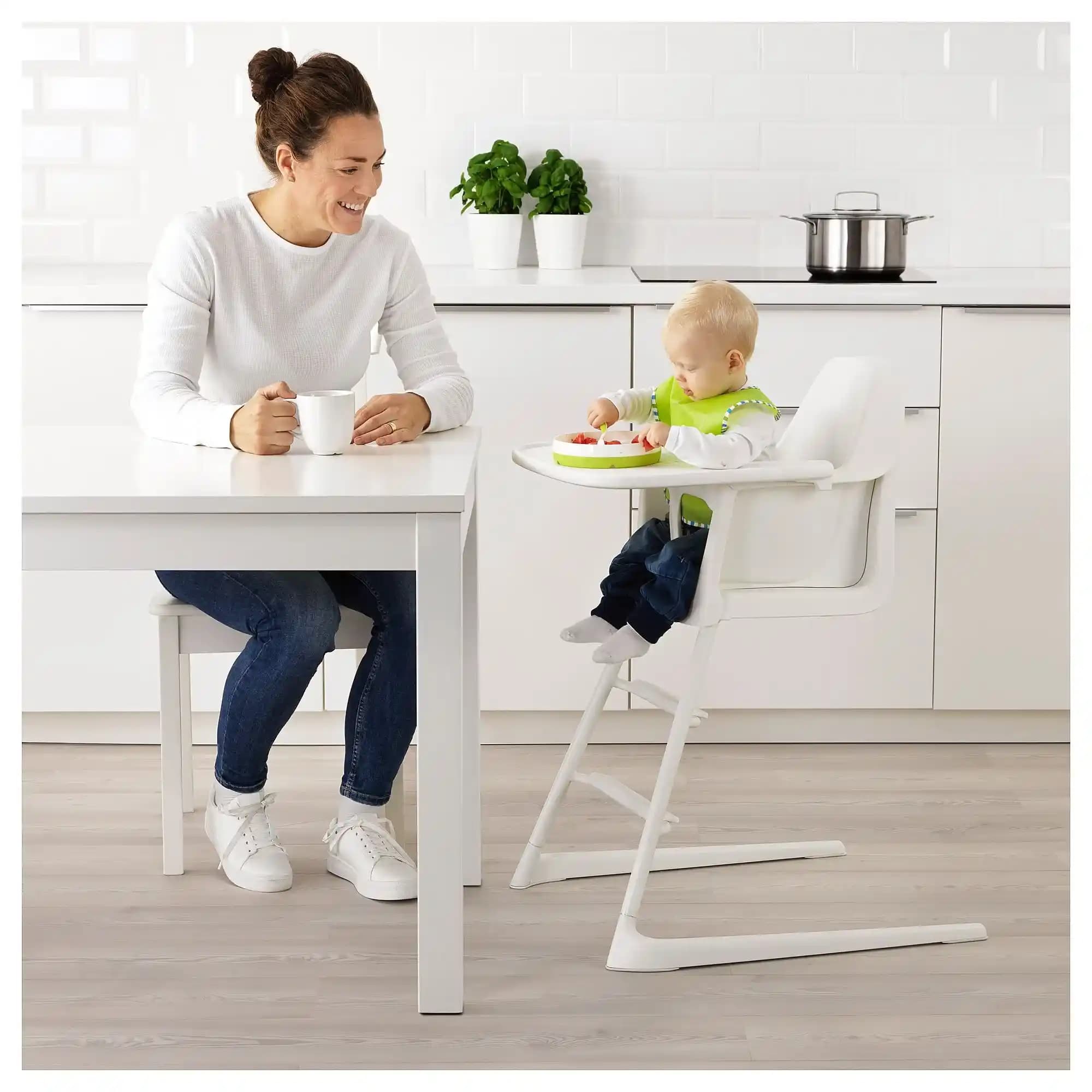 Mama Sandalyesi Tepsisi Hakkında Bilgi Eksikliği ve Mama Dergisi İçerik Analizi