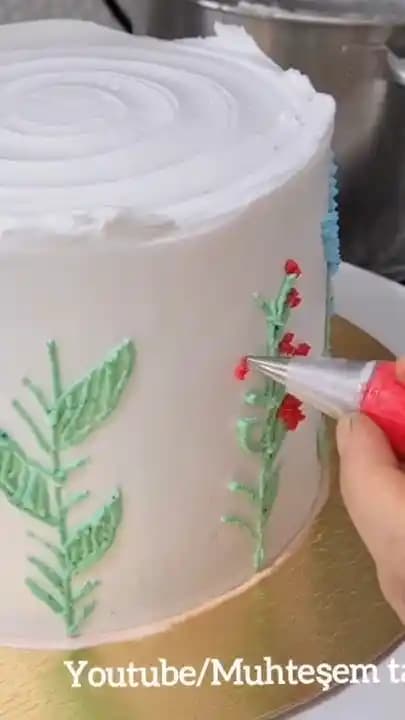 Pasta Kaplama Teknikleri: Malzemeler, Kullanım Alanları ve Estetik Yaklaşımlar