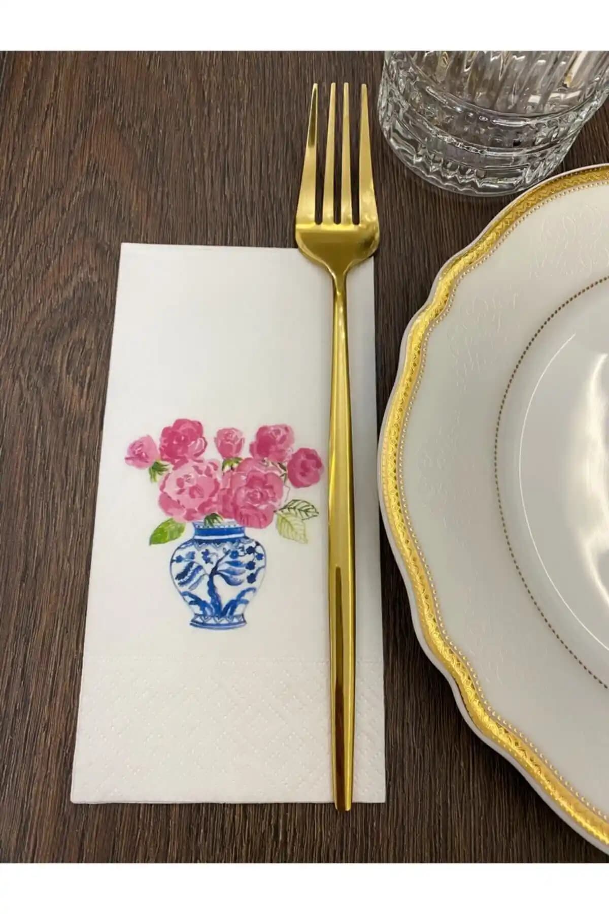 Pembe Güller Desenli Bleu Blanc Sunum Peçetesi 16'lı Set ile Şık Masa Dekorasyonu