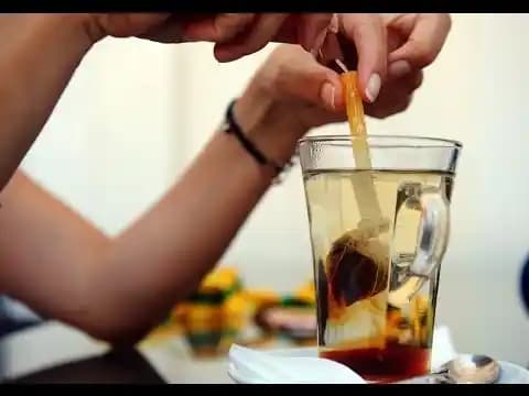 Poşet Çay Nasıl Yapılır: Doğru Su Sıcaklığı ve Demleme Süresiyle Pratik Çay Hazırlama