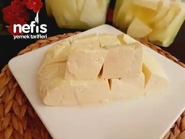 Salamura Peynir Nasıl Yapılır? Evde Salamura Peynir Yapımının Temel Yöntemleri