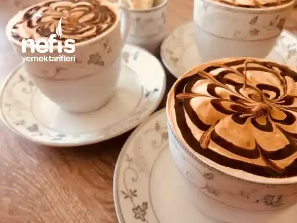 Sütlü Köpüklü Latte: Market Ürünleri ve Evde Hazırlama Yöntemlerinin Analizi