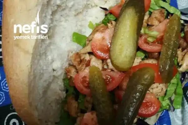Tavuk Döner Ekmek Arası: Sosyal Medya ve Dijital Çağda Popüler Sokak Lezzeti