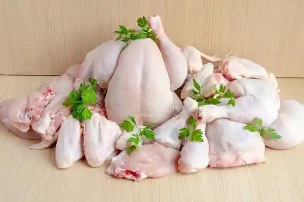 Tavuk Göğsü Eti: Sağlıklı Beslenme İçin Düşük Yağlı ve Yüksek Protein Kaynağı