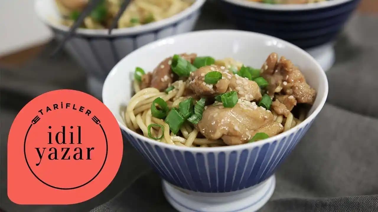 Teriyaki Soslu Makarna: Japon Mutfağının Tatlı ve Tuzlu Sosuyla Eşsiz Lezzet Deneyimi