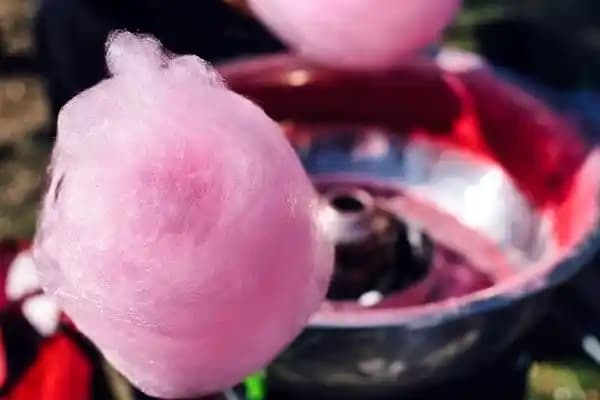 Türkçede "Evde" Kelimesinin Anlamı, Dilbilgisi ve Günlük Kullanımı Hakkında Detaylı Bilgi