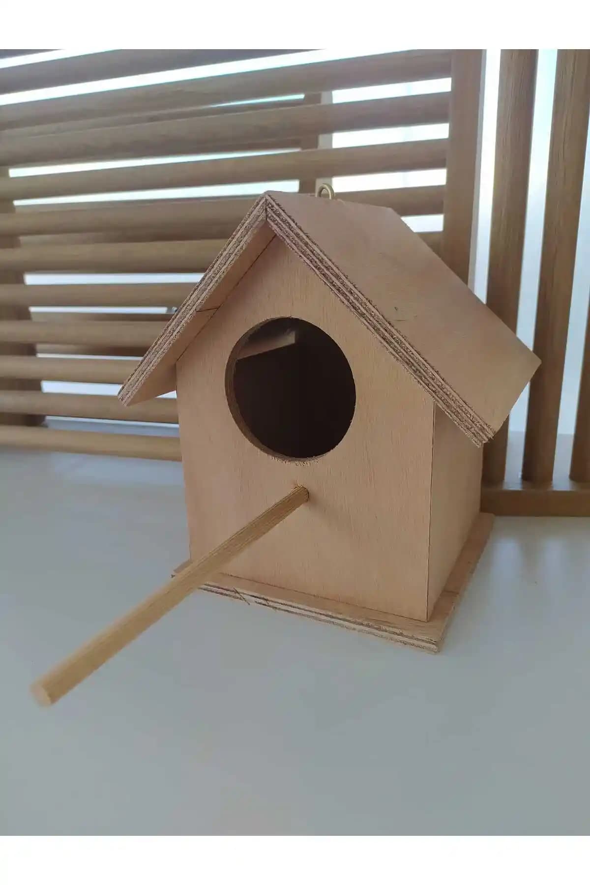 Değerli Hobi Kayın Ahşap Kancalı Kuş Yuvası — Dış Mekân Dayanıklı, Kurulu Teslim