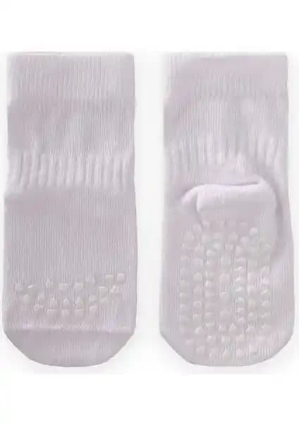 Cigit Emekleme ve Kaymaz Çorap Beyaz: Bebekler İçin Konforlu ve Güvenli Tasarım