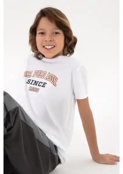 U.S. Polo Assn. Erkek Çocuk Beyaz ve Sarı Tişört Modelleri Karşılaştırması