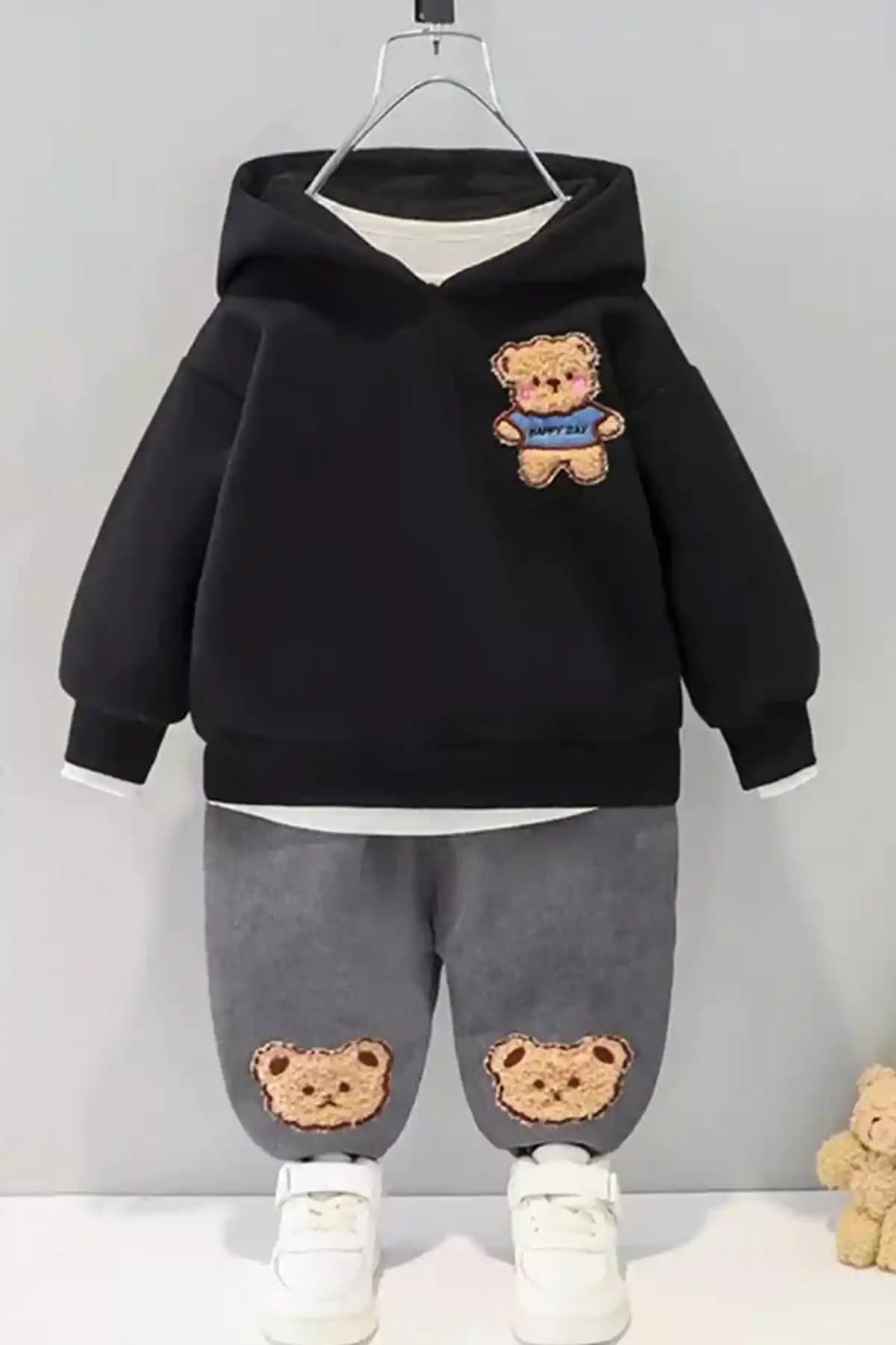 Bubito Toy Ayı Görselli Kapşonlu Bebek Takımı: Konfor ve Şıklık Sunan Modern Tasarım