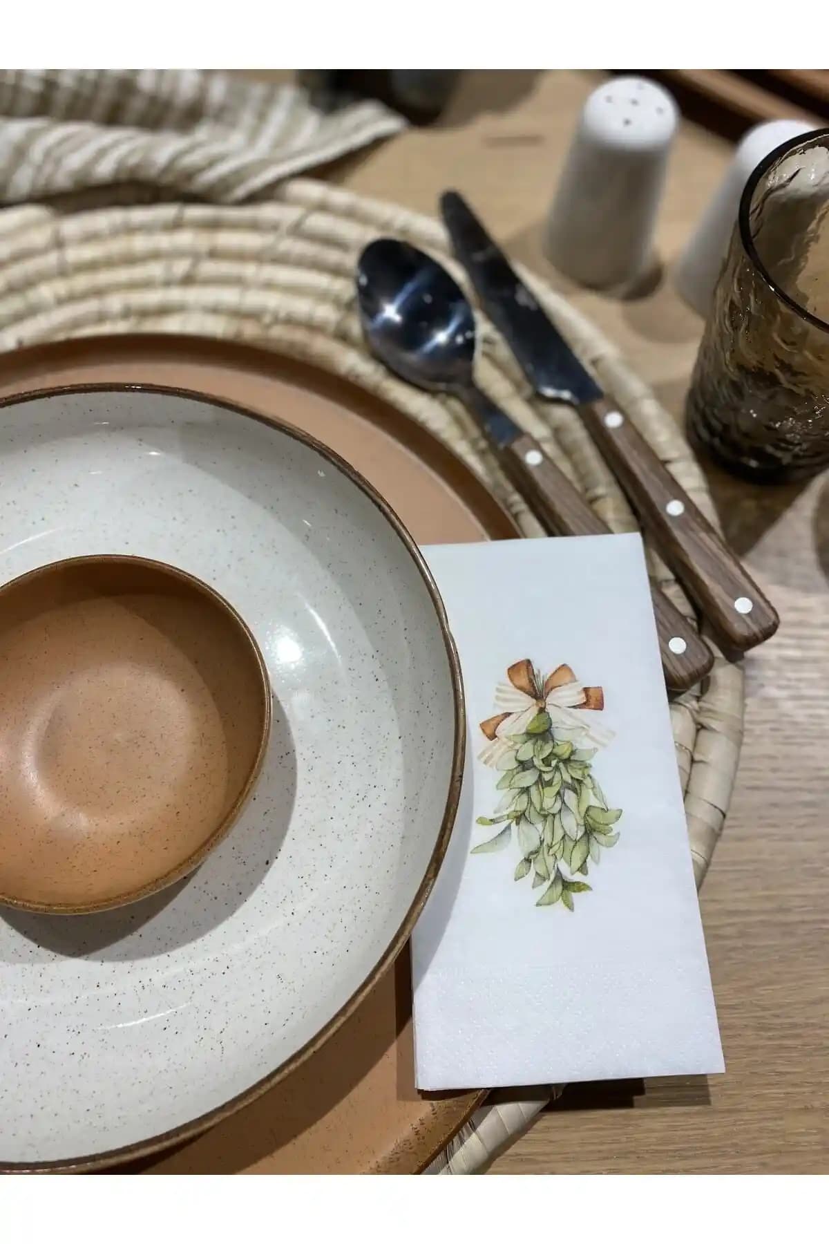 Busrasdesign Kurdele Buket Baskılı Sunum Peçetesi 16'lı: Estetik ve Pratik Çözüm