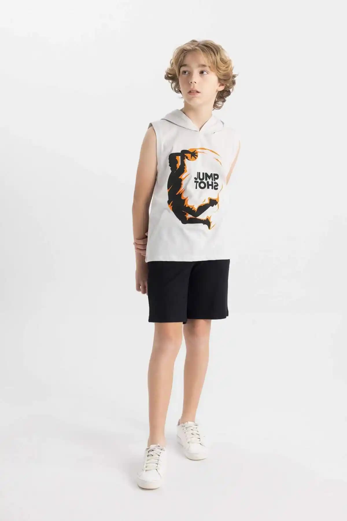 Defacto Erkek Çocuk 2'li Takım Baskılı Kapüşonlu Atlet ve Şort Modern ve Rahat Tasarım